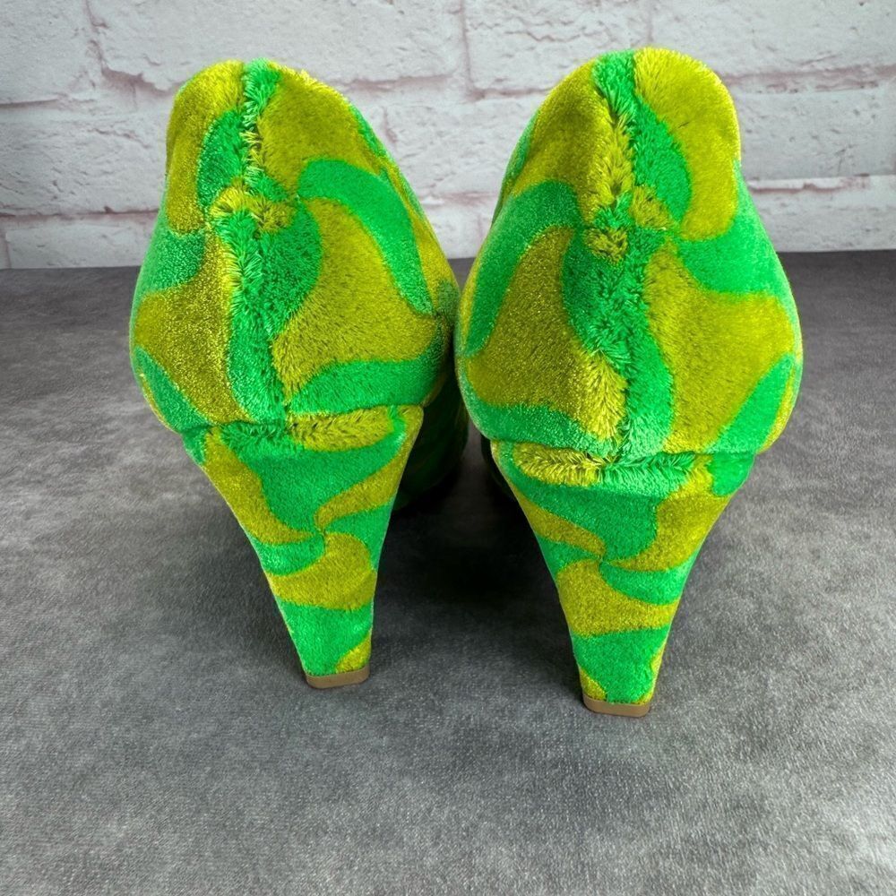 Rare Bottega Veneta Resort ‘22 Carpet Wavy Triangle Point Pumps NIB 39 - Picture 6 of 11